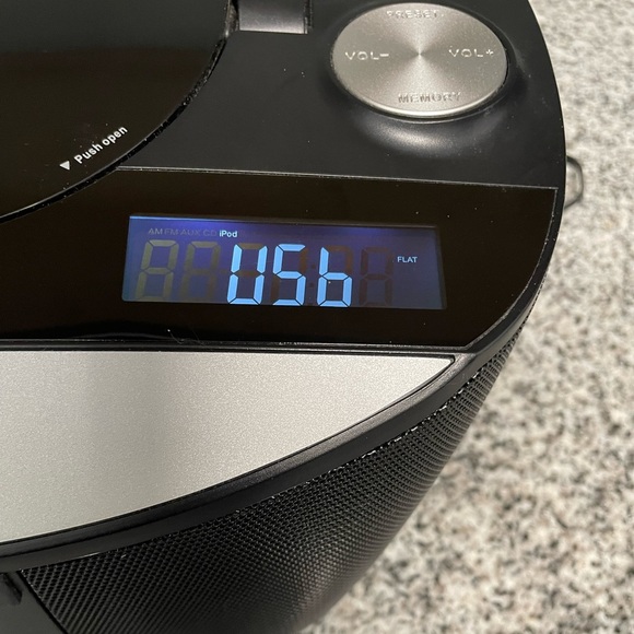 EUC “Insignia” CD BoomBox With FM Radio & Dock4 iPhone; User & Quick Setup Guide - Picture 15 of 17